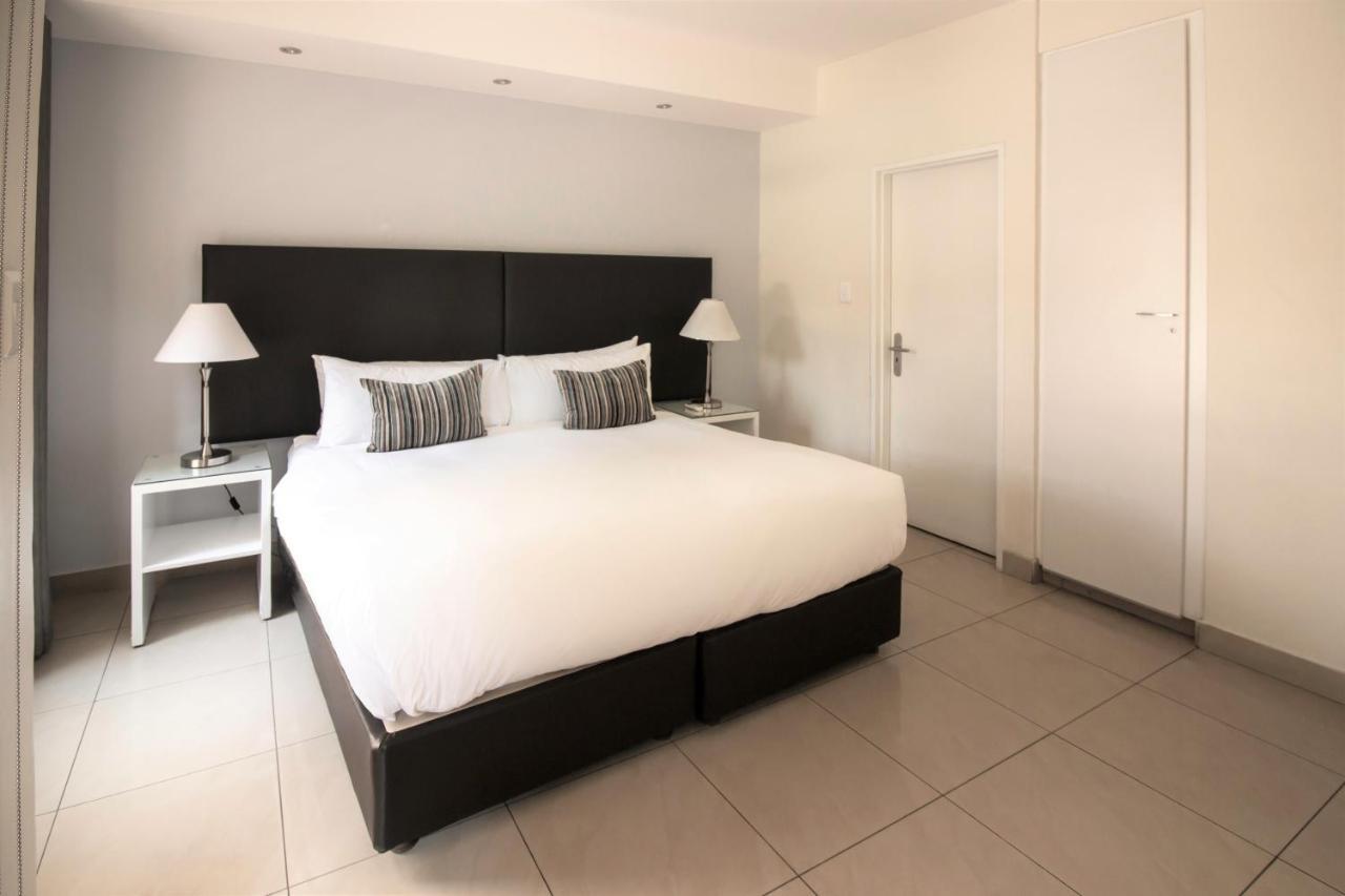 Villa Via Executive Suites With Power Back-Up Sandton Exterior photo