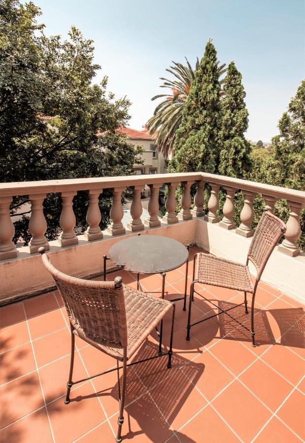 Villa Via Executive Suites With Power Back-Up Sandton Exterior photo