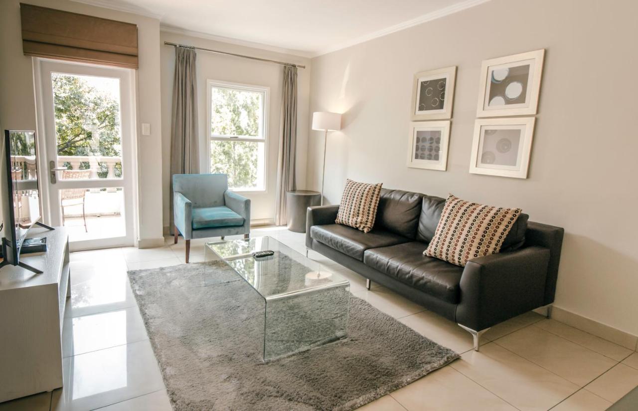 Villa Via Executive Suites With Power Back-Up Sandton Exterior photo