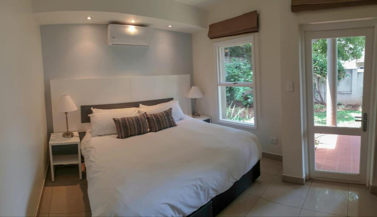 Villa Via Executive Suites With Power Back-Up Sandton Exterior photo