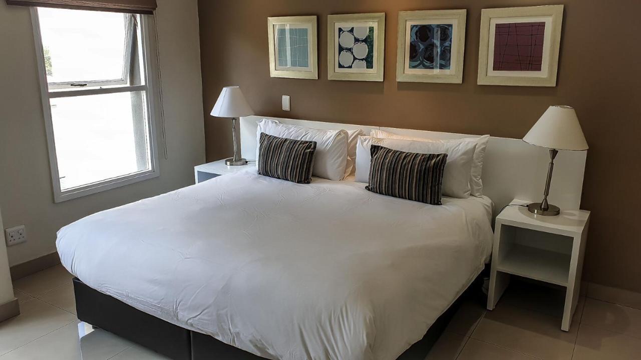 Villa Via Executive Suites With Power Back-Up Sandton Exterior photo