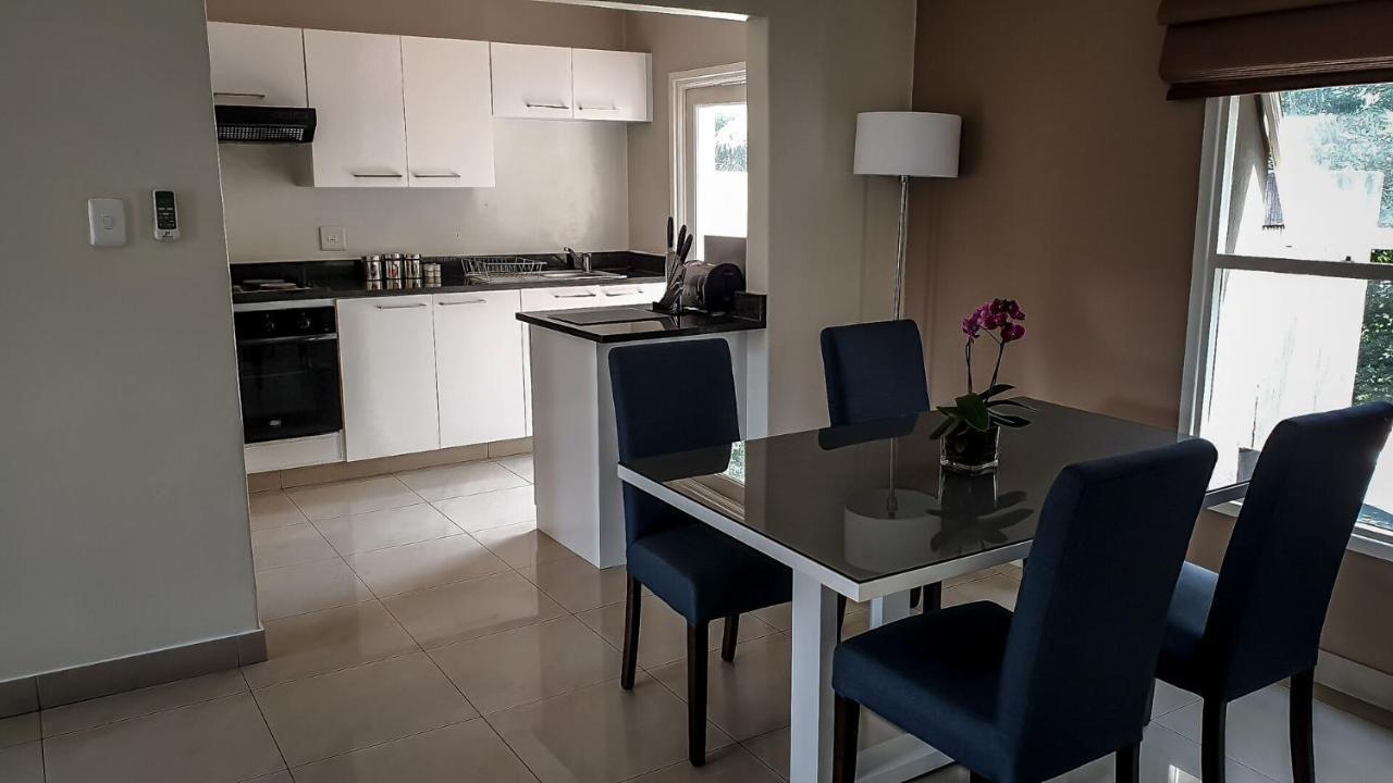 Villa Via Executive Suites With Power Back-Up Sandton Exterior photo