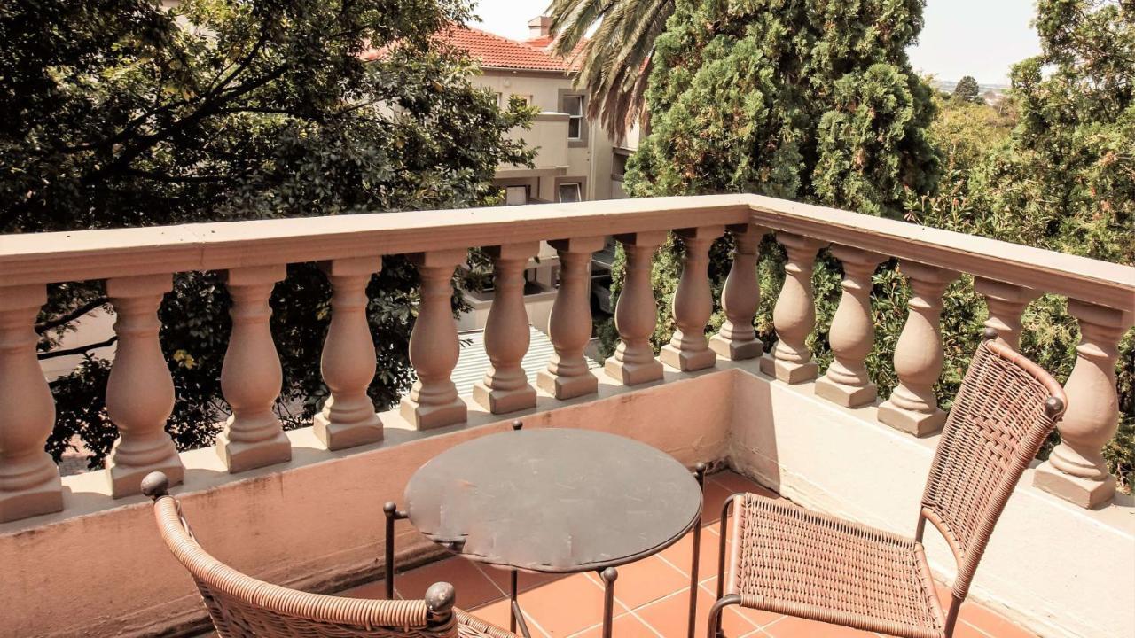 Villa Via Executive Suites With Power Back-Up Sandton Exterior photo