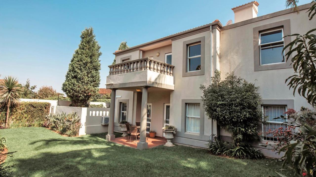 Villa Via Executive Suites With Power Back-Up Sandton Exterior photo