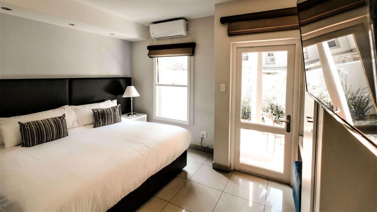 Villa Via Executive Suites With Power Back-Up Sandton Exterior photo