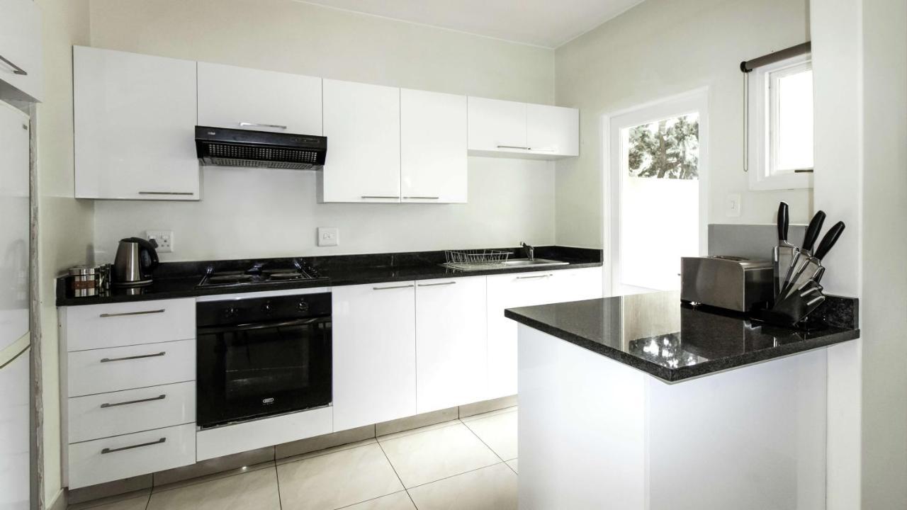 Villa Via Executive Suites With Power Back-Up Sandton Exterior photo