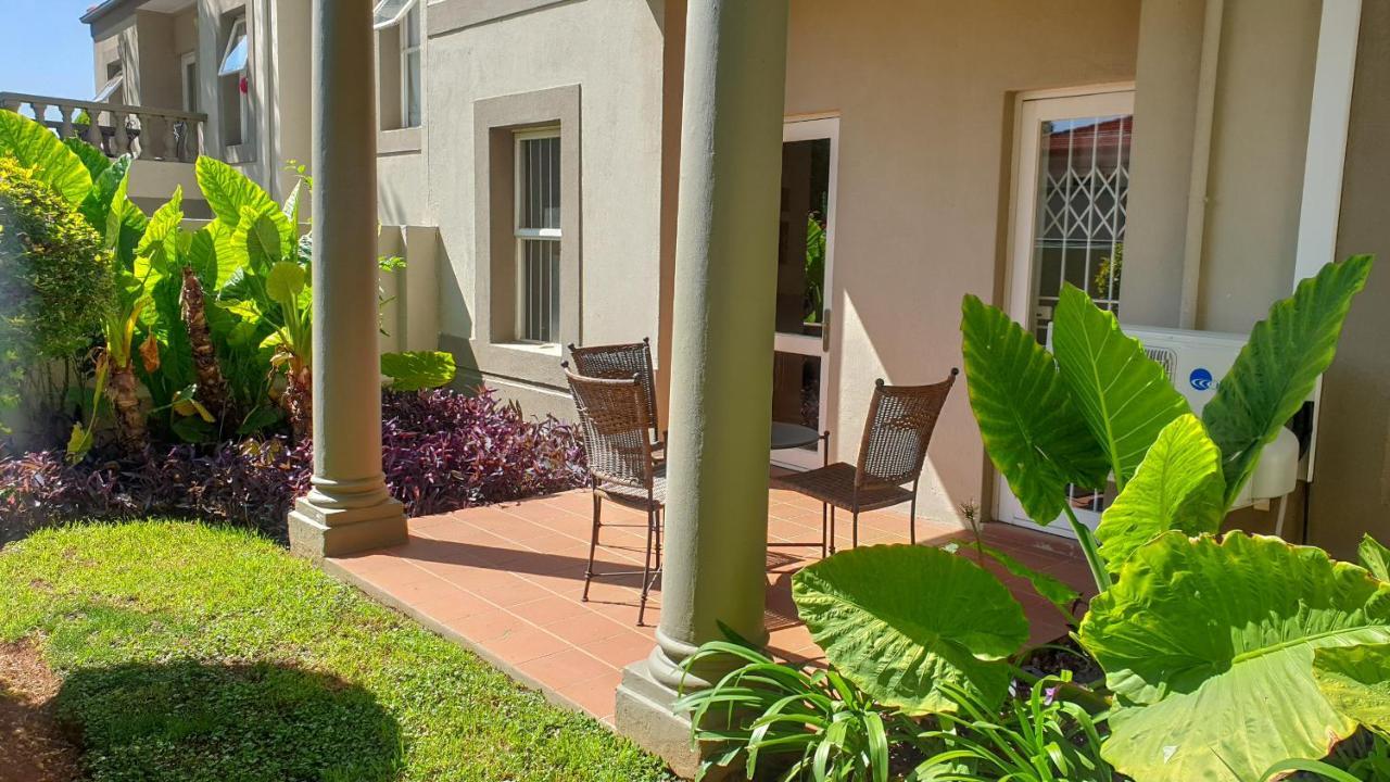 Villa Via Executive Suites With Power Back-Up Sandton Exterior photo