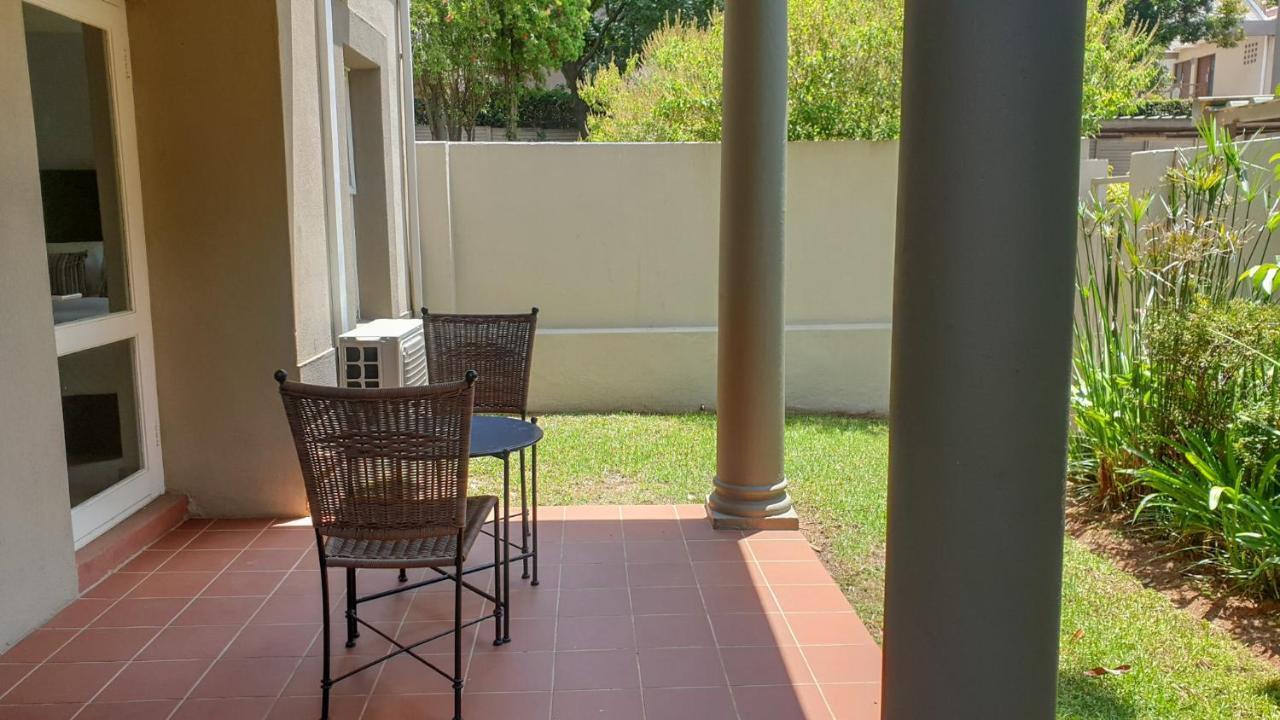 Villa Via Executive Suites With Power Back-Up Sandton Exterior photo
